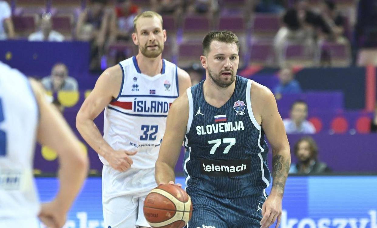 PANDA-西班牙队带队取胜！，东契奇重要时刻比赛局势复杂观众掌声雷动(西班牙队阵容名单)