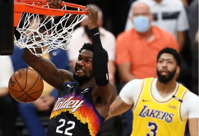 PANDA- 战火烈马在线观看 