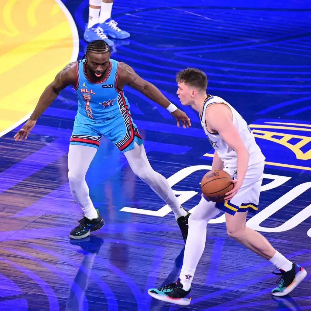 PANDA-关于塔图姆回归赛场，回归赛场首场状态亮眼，C9观众沸腾！的信息